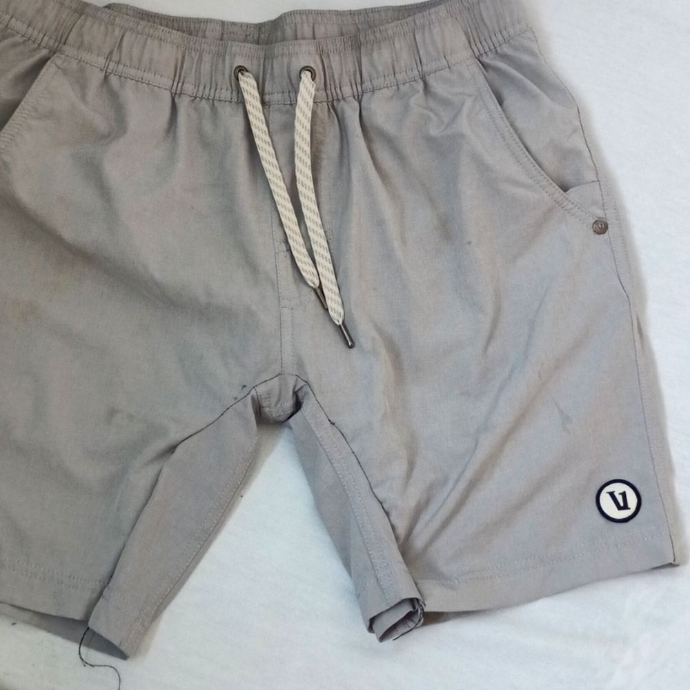 Vuori Shorts